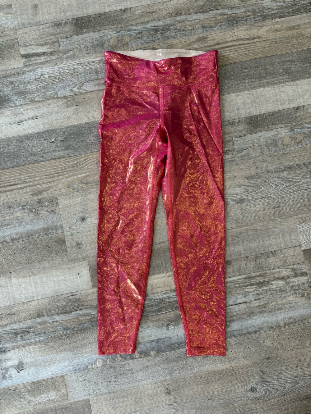 Heroine Sport Shimmer Leggings in Coral 🪸